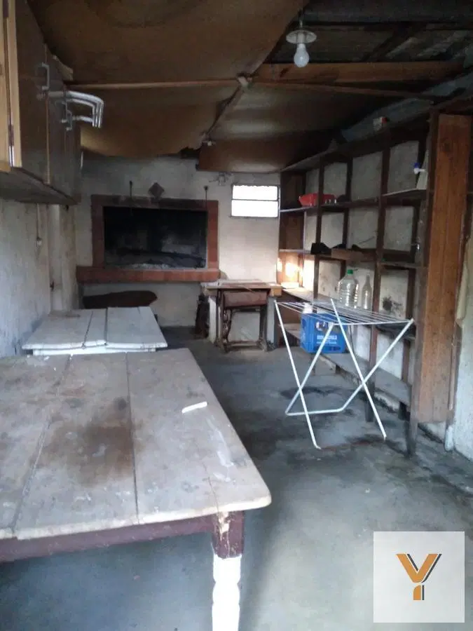 Casa en venta - 4 Dormitorios 2 Baños - 430 mts2 - 9 De Julio 2