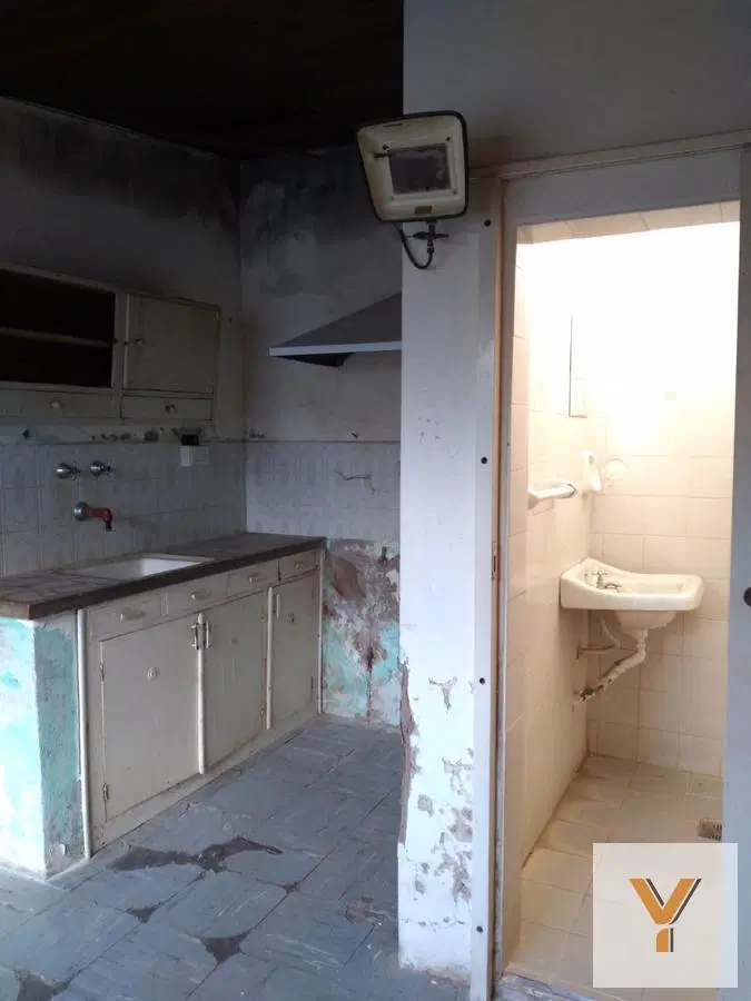 Casa en venta - 4 Dormitorios 2 Baños - 430 mts2 - 9 De Julio 8