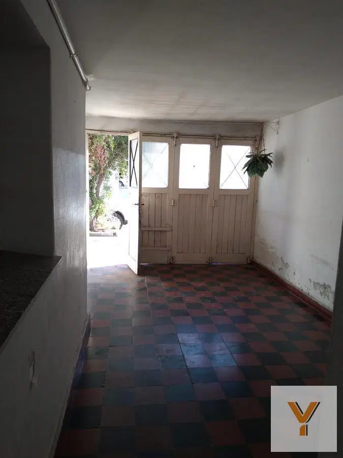 Casa en venta - 4 Dormitorios 2 Baños - 430 mts2 - 9 De Julio 1
