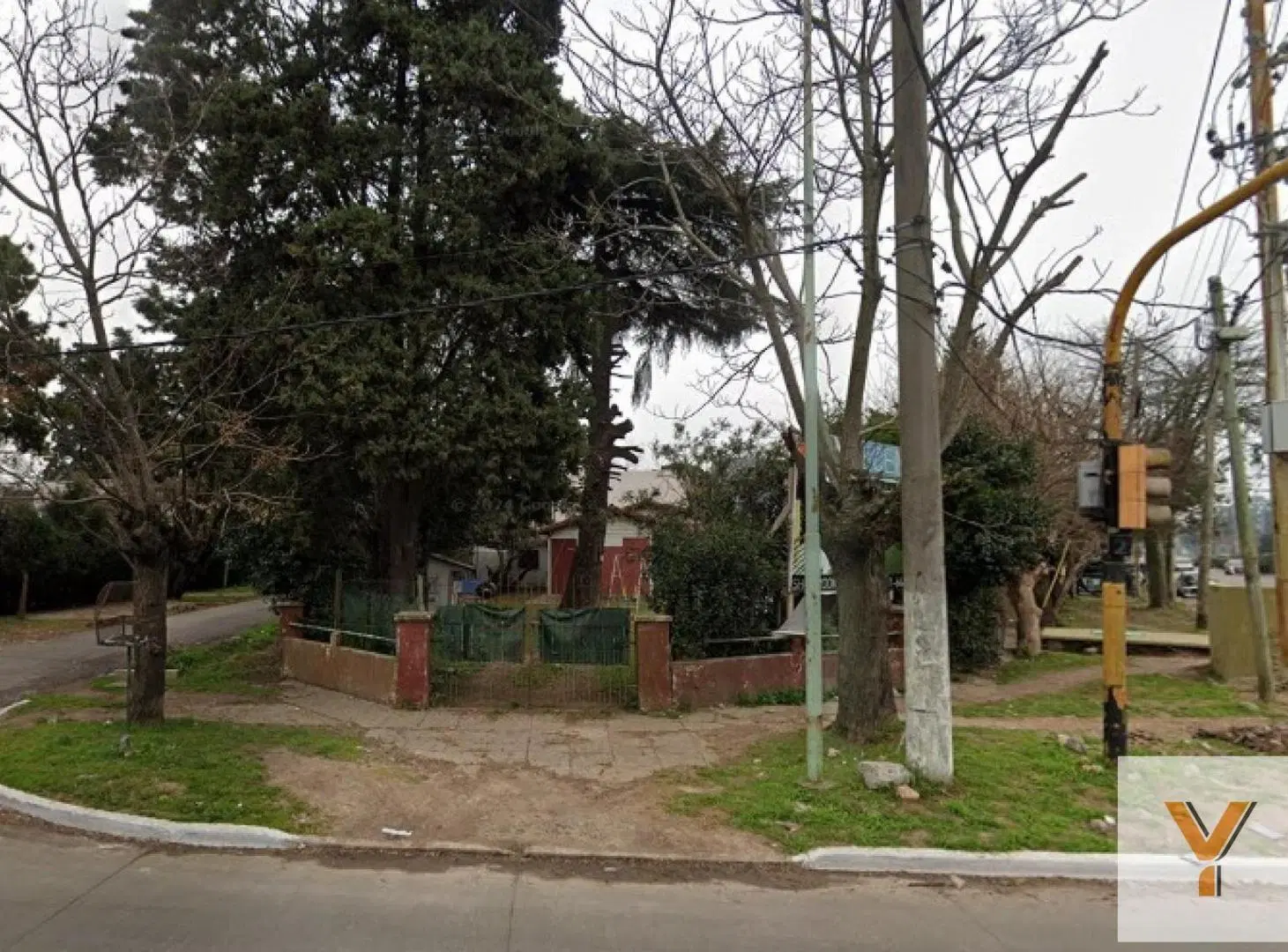 Casa en venta - 3 Dormitorios 1 Baño - 626Mts2 - Sourigues 3