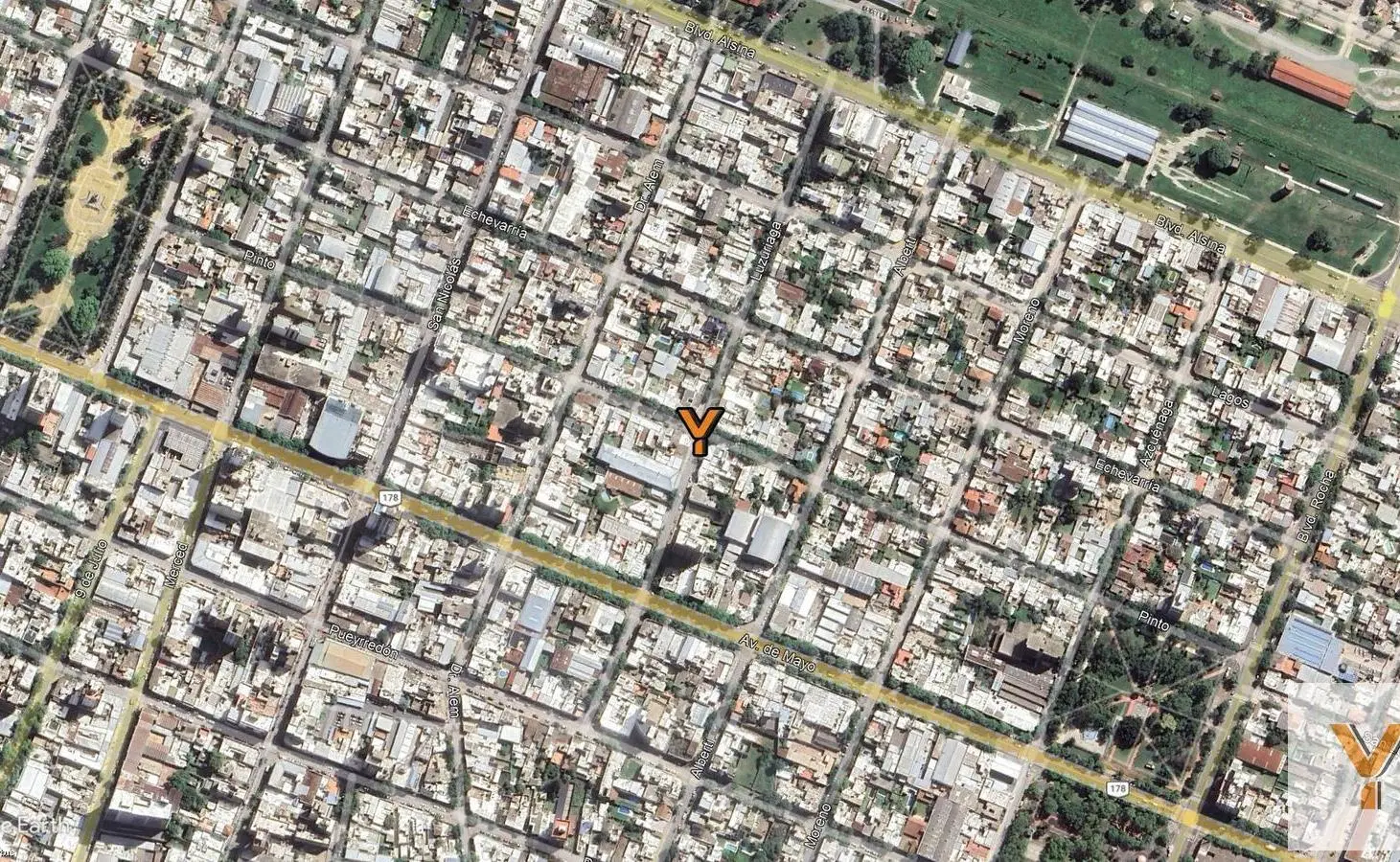 Casa en venta - 3 Dormitorios 4 Baños - Pergamino 4