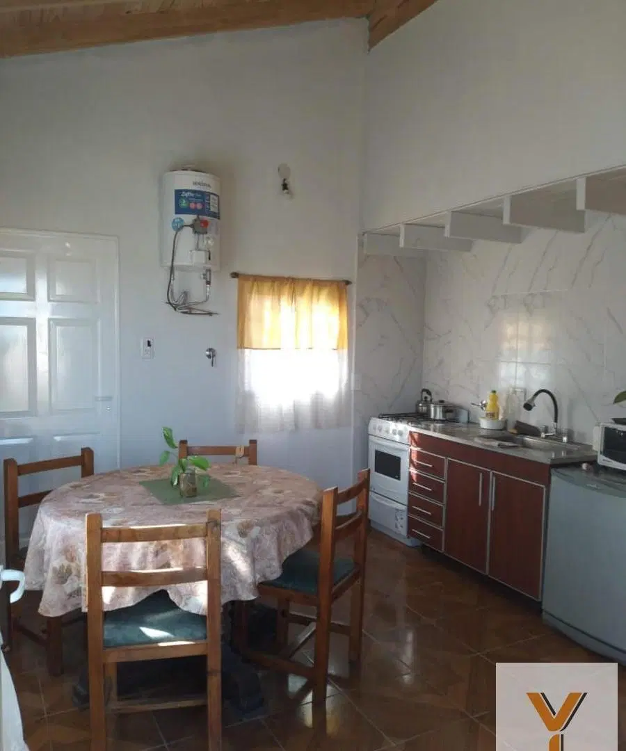 Casa en venta - 2 Dormitorios 1 Baño - Mar del Tuyú 8
