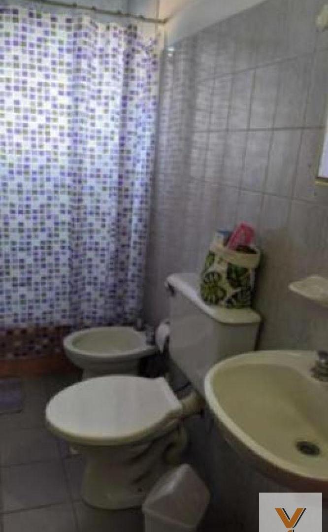 Foto de Casa venta - 2 dormitorios 1 baño - 324mts2 totales - Las Flores, imagen 2