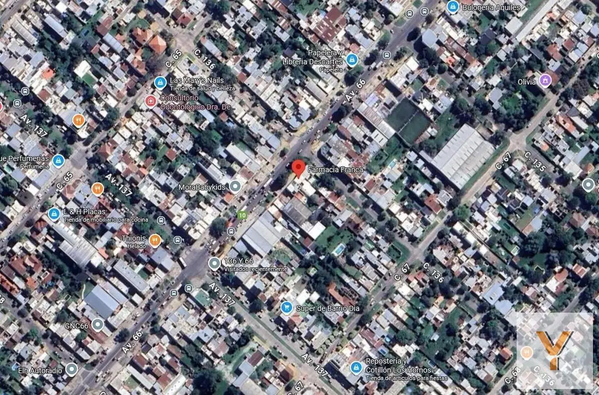 Casa en venta - 5 Dormitorios 2 Baños - 297mts2 - La Plata 8