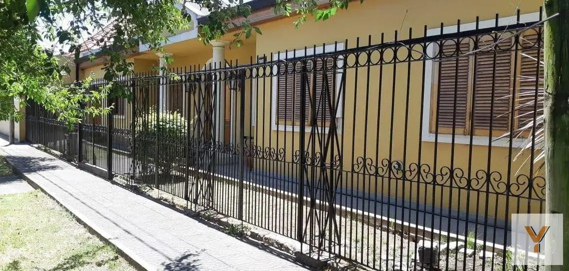Casa venta - 2 dormitorios 3 baño - 600mts2 totales - Ringuelet 2