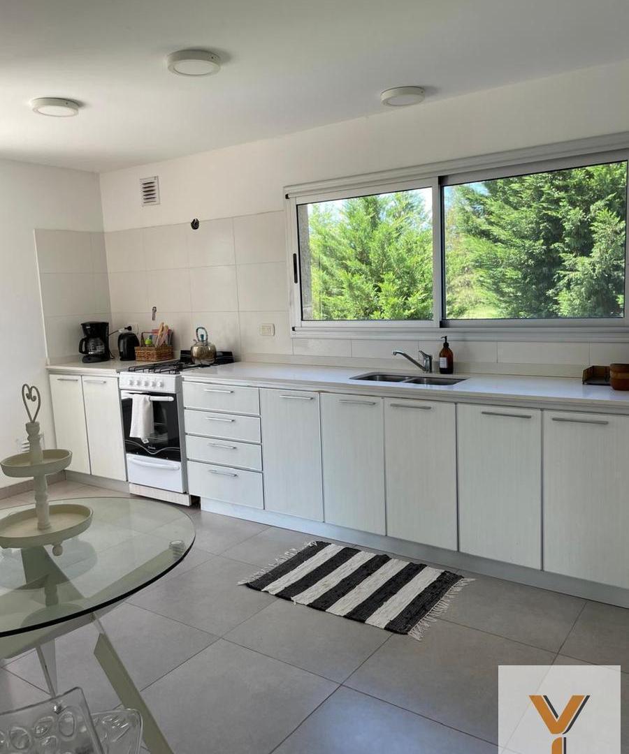 Foto de Casa en venta - 3 Dormitorios 3 Baños - San Miguel del Monte, imagen 4