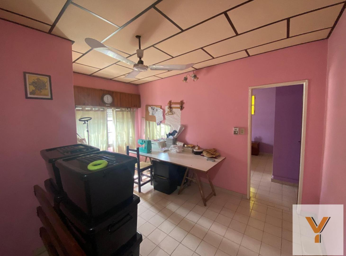 Foto de Casa en venta - 3 Dormitorios 2 Baños - 289Mts2 - Florencio Varela, imagen 2