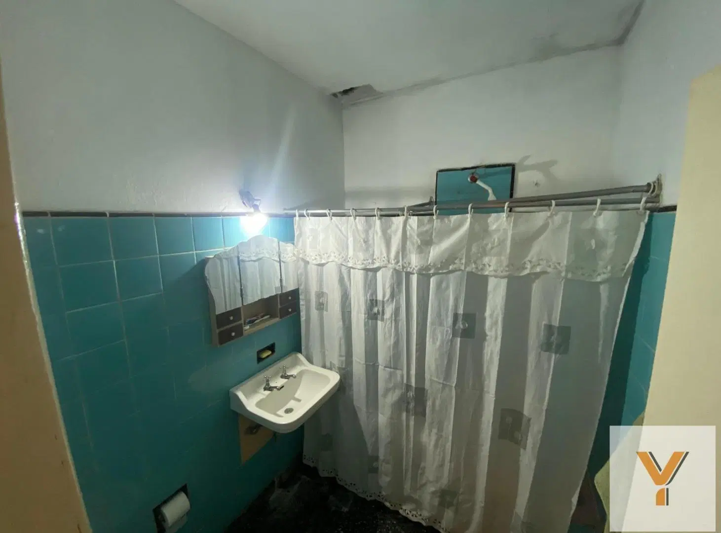 Casa en venta - 3 Dormitorios 2 Baños - 289Mts2 - Florencio Varela 8