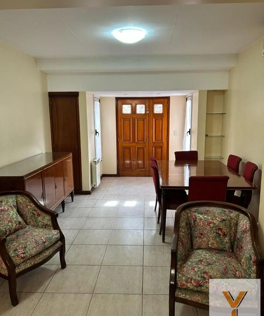 Casa en venta - 4 Dormitorios 3 Baños - Castelar 4