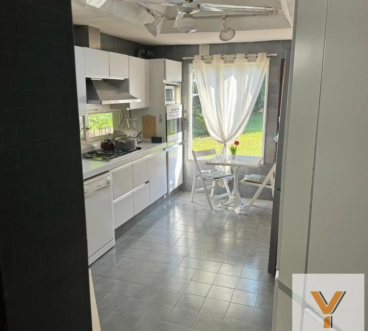 Casa en venta - 4 Dormitorios 3 Baños - Cochera - 800Mts2 - Pilar 3