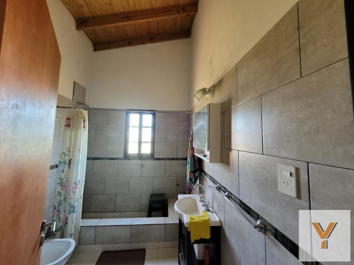 Foto de Casa en venta - 1 Dormitorio 1 Baño - 300mts2 - La Plata, imagen 3