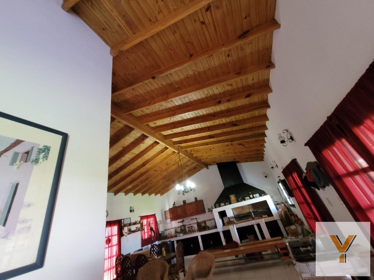 Foto de Casa en venta - 1 Dormitorio 1 Baño - 300mts2 - La Plata, imagen 2