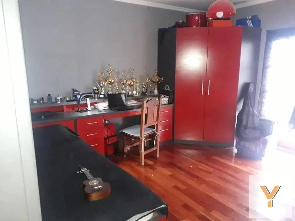 Casa en venta - 3 Dormitorios 2 Baños - 360mts2 - Quilmes 4