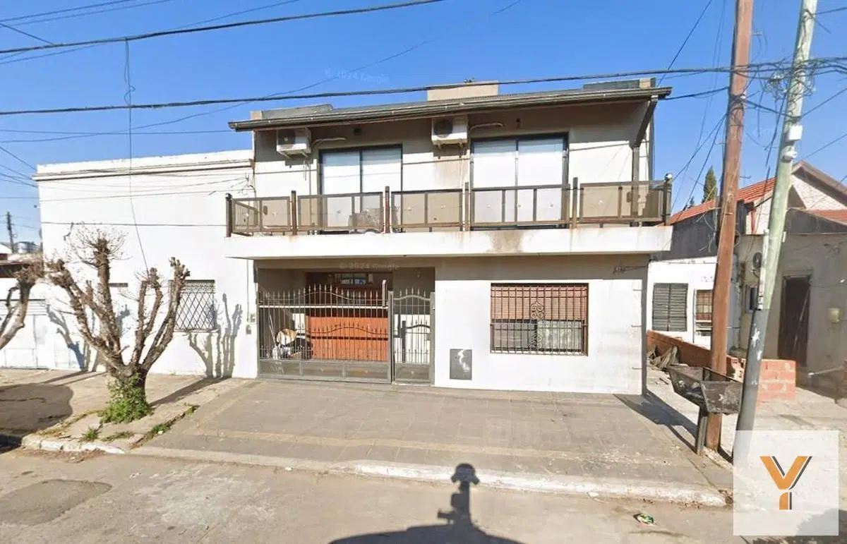 Casa en venta - 3 Dormitorios 2 Baños - 360mts2 - Quilmes 5