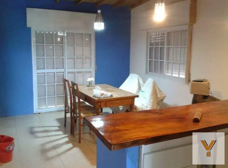 Casa en venta - 2 dormitorios 1 baño - 383mts2 - Miramar 2