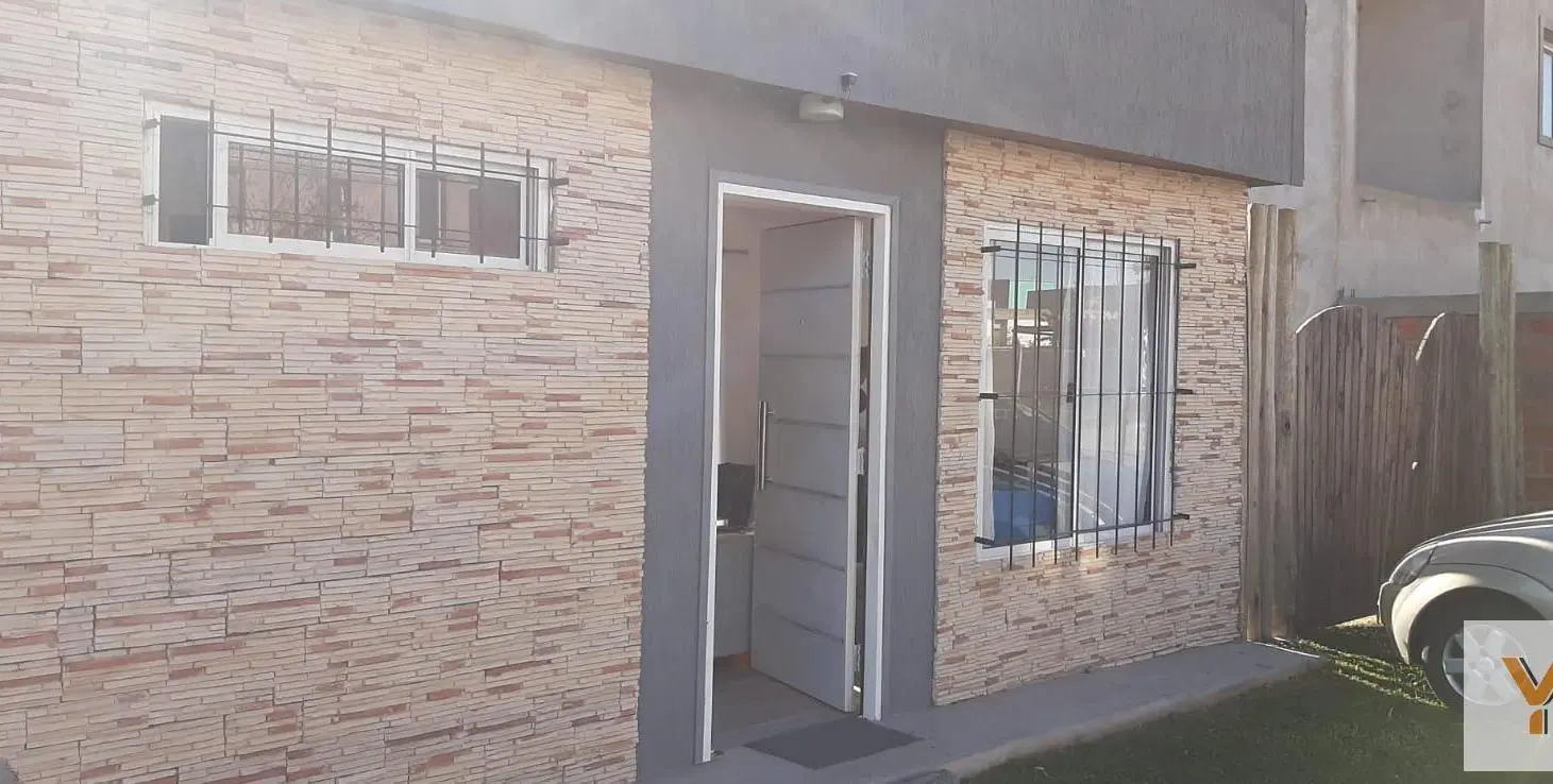 Casa en venta - 1 dormitorio 1 baño - 220mts2 - La Plata 8