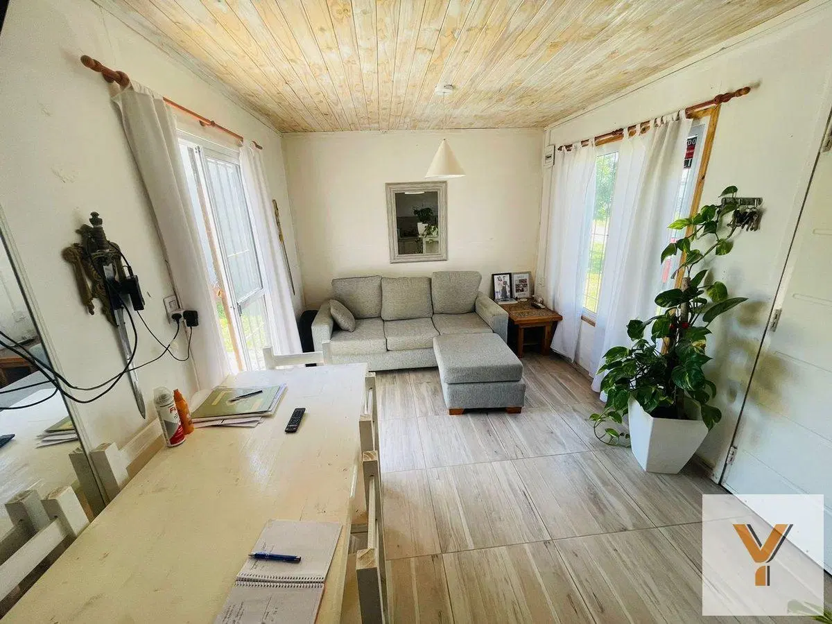 Casa en venta - 1 dormitorio 1 baño - 220mts2 - La Plata 2