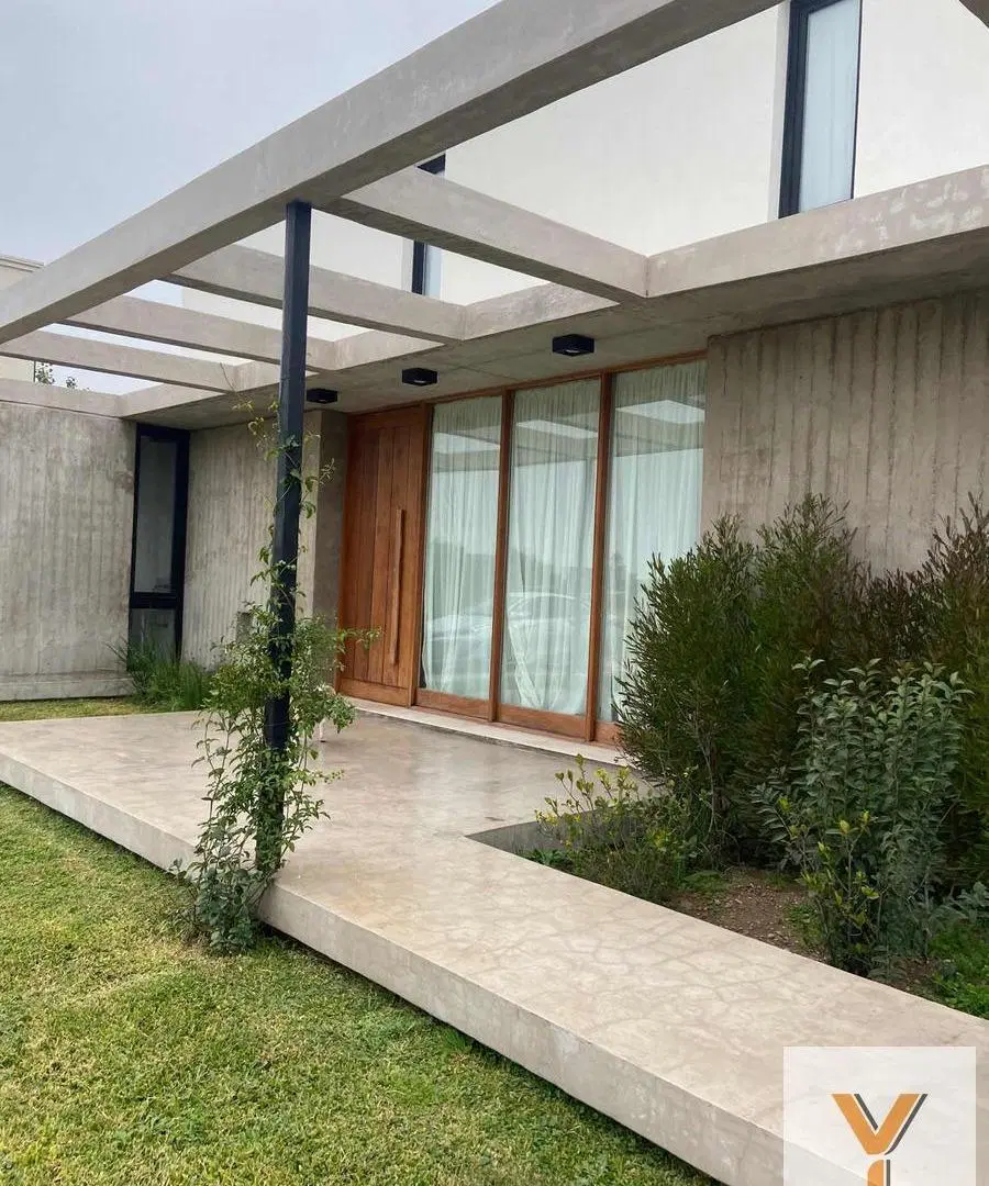 Casa en venta - 3 Dormitorios 3 Baños - Cochera - San Sebastián, Pilar 3