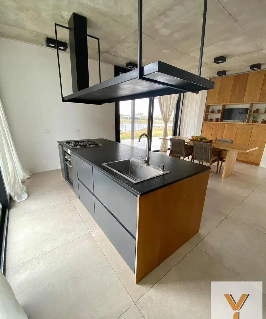 Casa en venta - 3 Dormitorios 3 Baños - Cochera - San Sebastián, Pilar 5