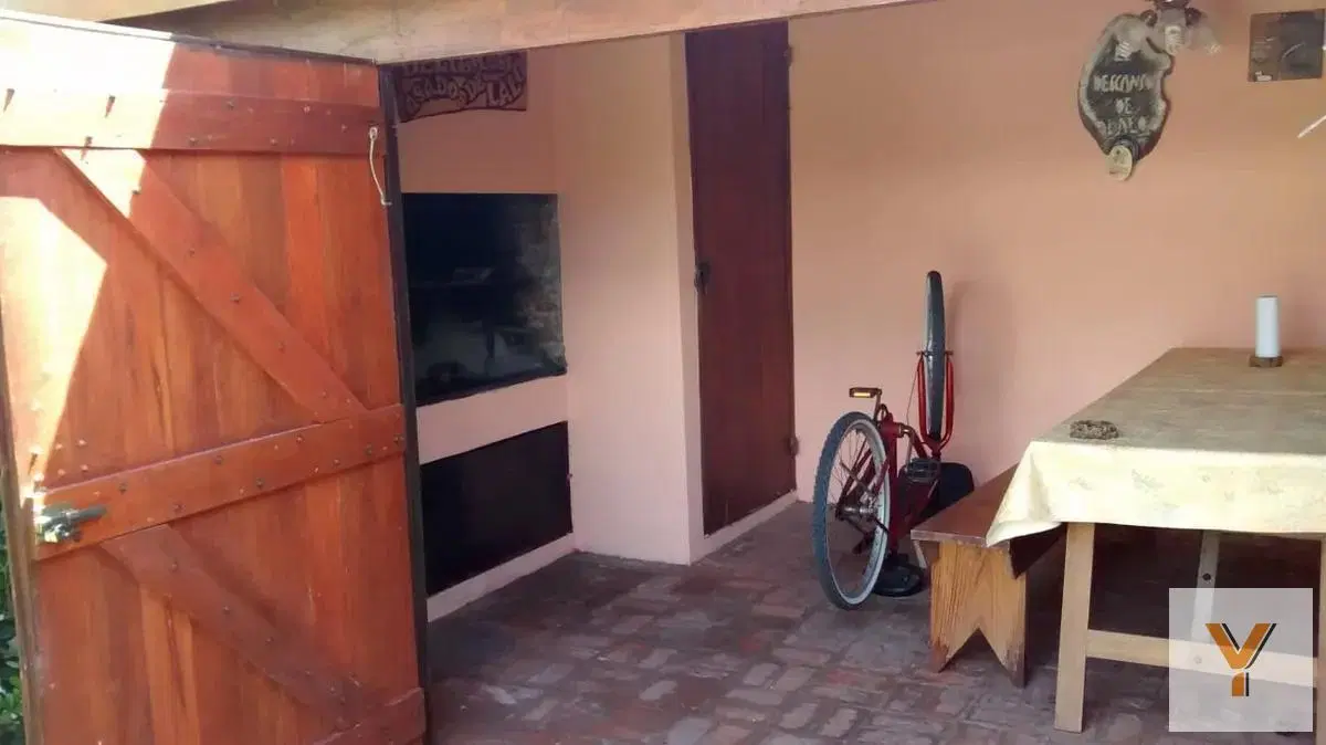 Casa en alquiler temporario - 3 Dormitorios 2 Baños - Miramar 1