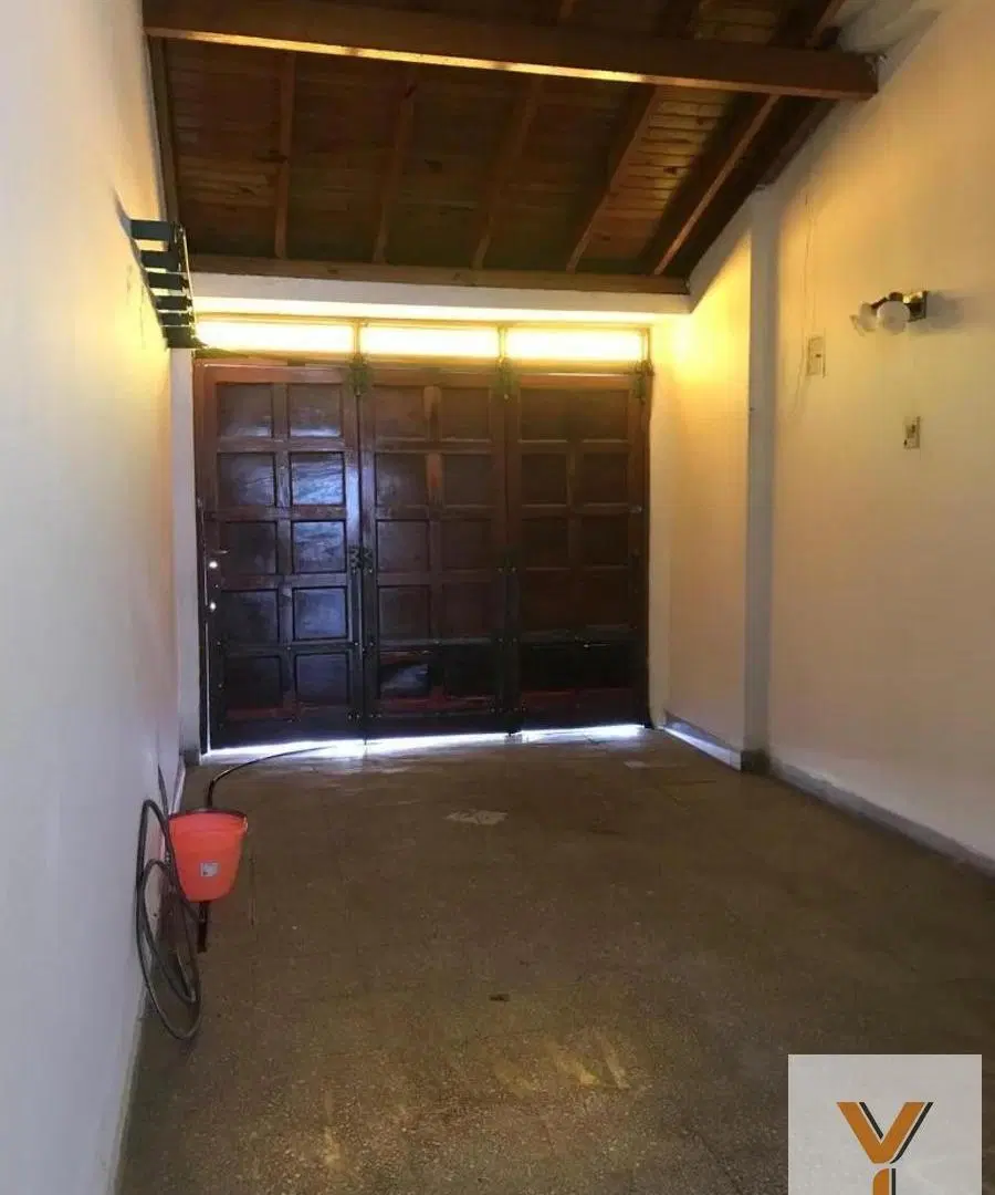 Casa en venta - 3 Dormitorios 2 Baños - Cochera - 223Mts2 - Quilmes 5