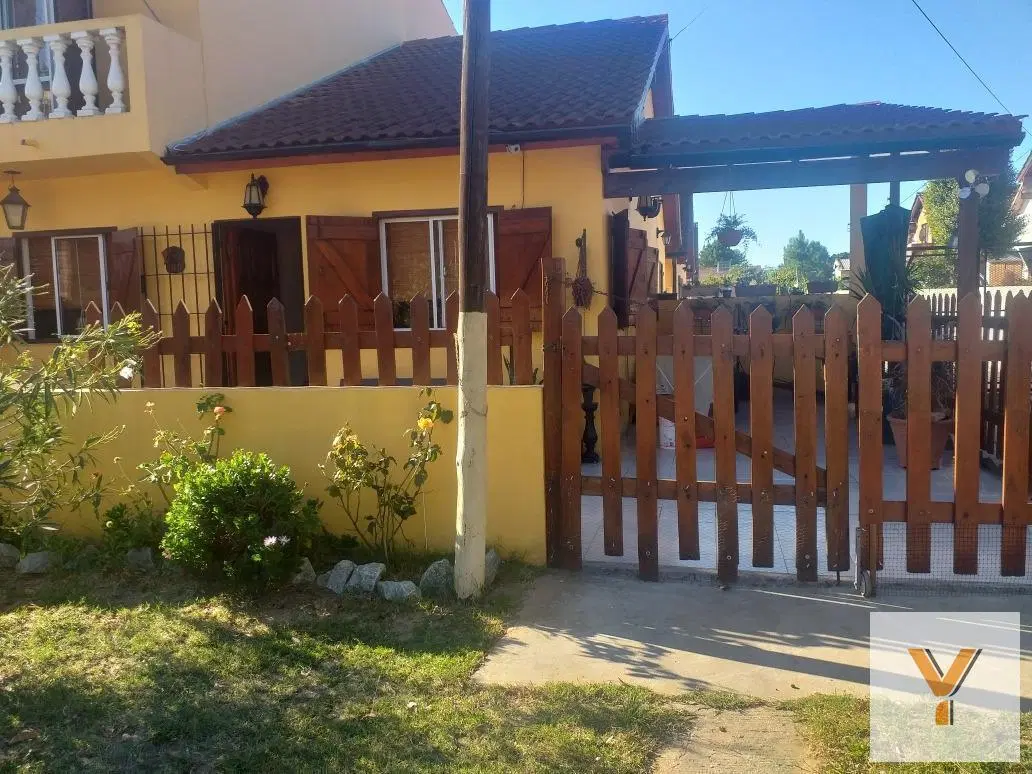 Duplex en venta - 3 dormitorios 2 baños - 95mts2- Mar Del Tuyu 3