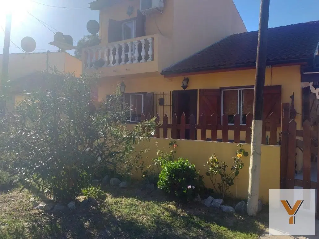 Duplex en venta - 3 dormitorios 2 baños - 95mts2- Mar Del Tuyu 2