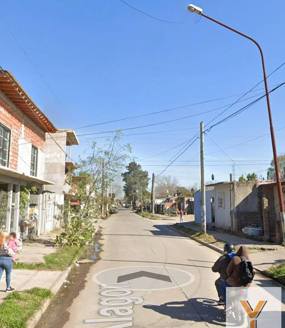 Depósito en venta - 2 Baños - Gonzalez Catan 8