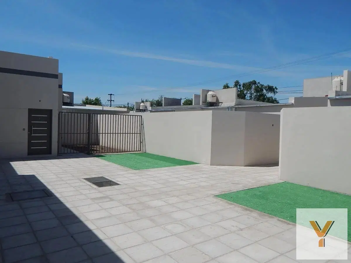 Casa en venta - 2 Dormitorios 1 Baño - 80mts2 - Chivilcoy 5