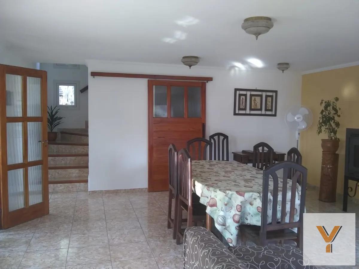 Foto de Casa en venta - 4 dormitorios 2 baños - Cochera - 180mts2 - Mar Chiquita, imagen 4