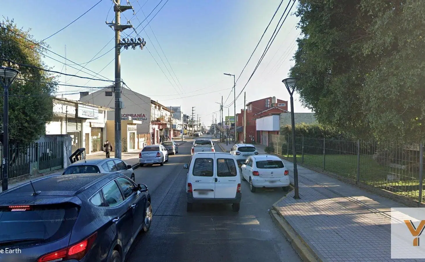Casa en venta - 3 Dormitorios 1 Baño - 327mts2 - Grand Bourg 3