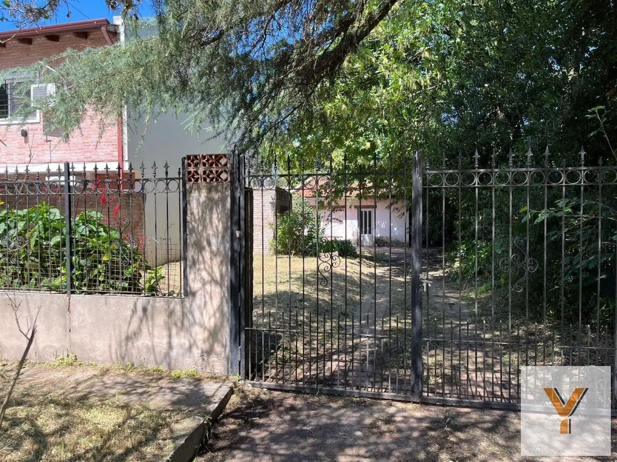 Casa en venta - 1 Dormitorio 1 Baño - Cochera - 252Mts2 - Granadero Baigorria, Santa Fe 2