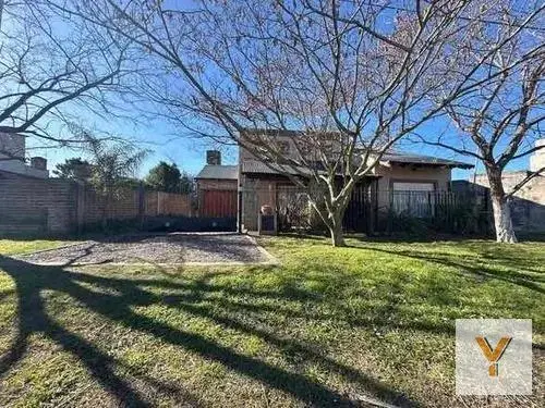 Casa en venta - 3 Dormitorios 2 Baños - 150Mts2 - General Alvarado 8