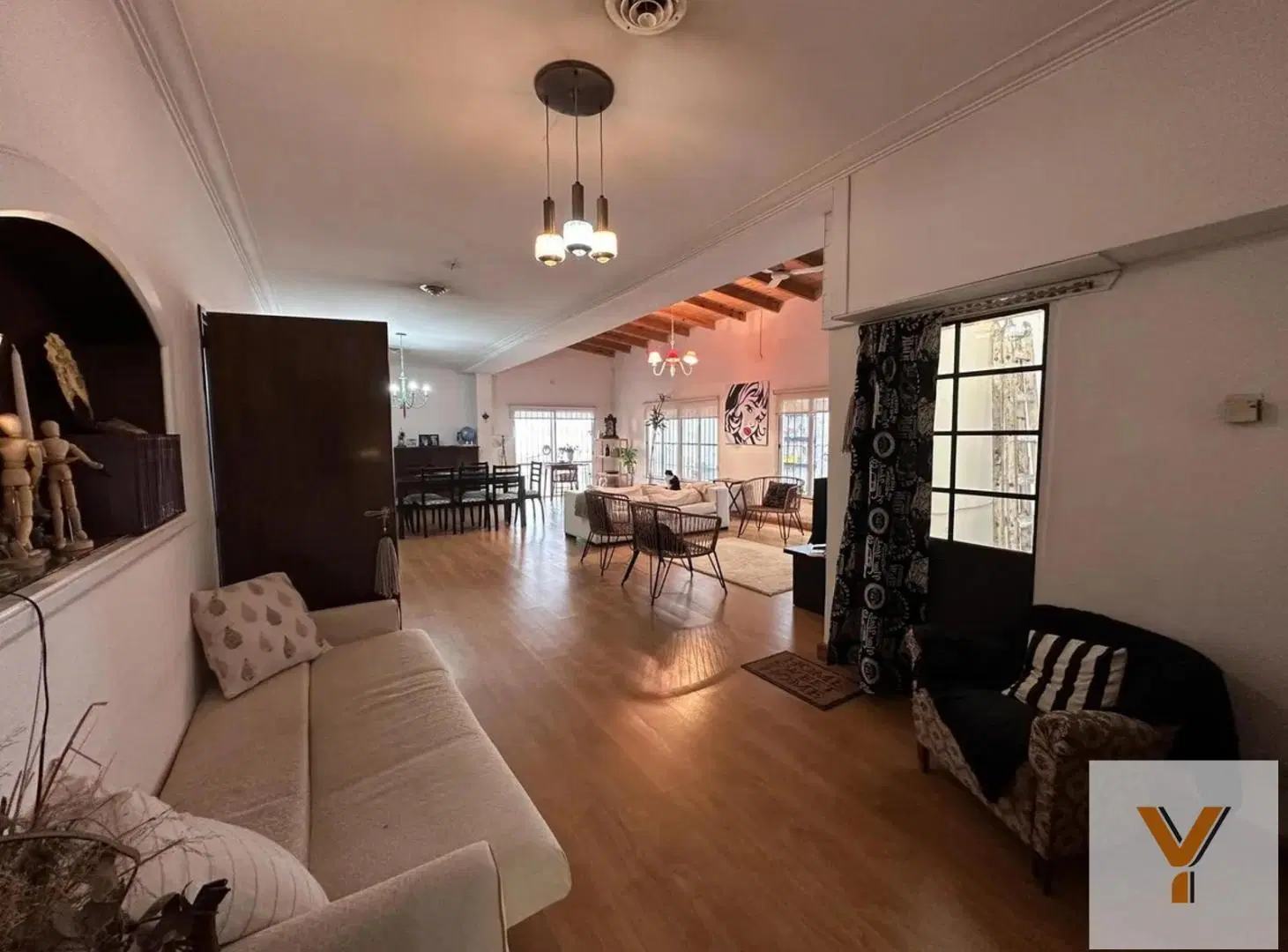 Casa en venta - 4 Dormitorios 3 Baños - Tandil 3