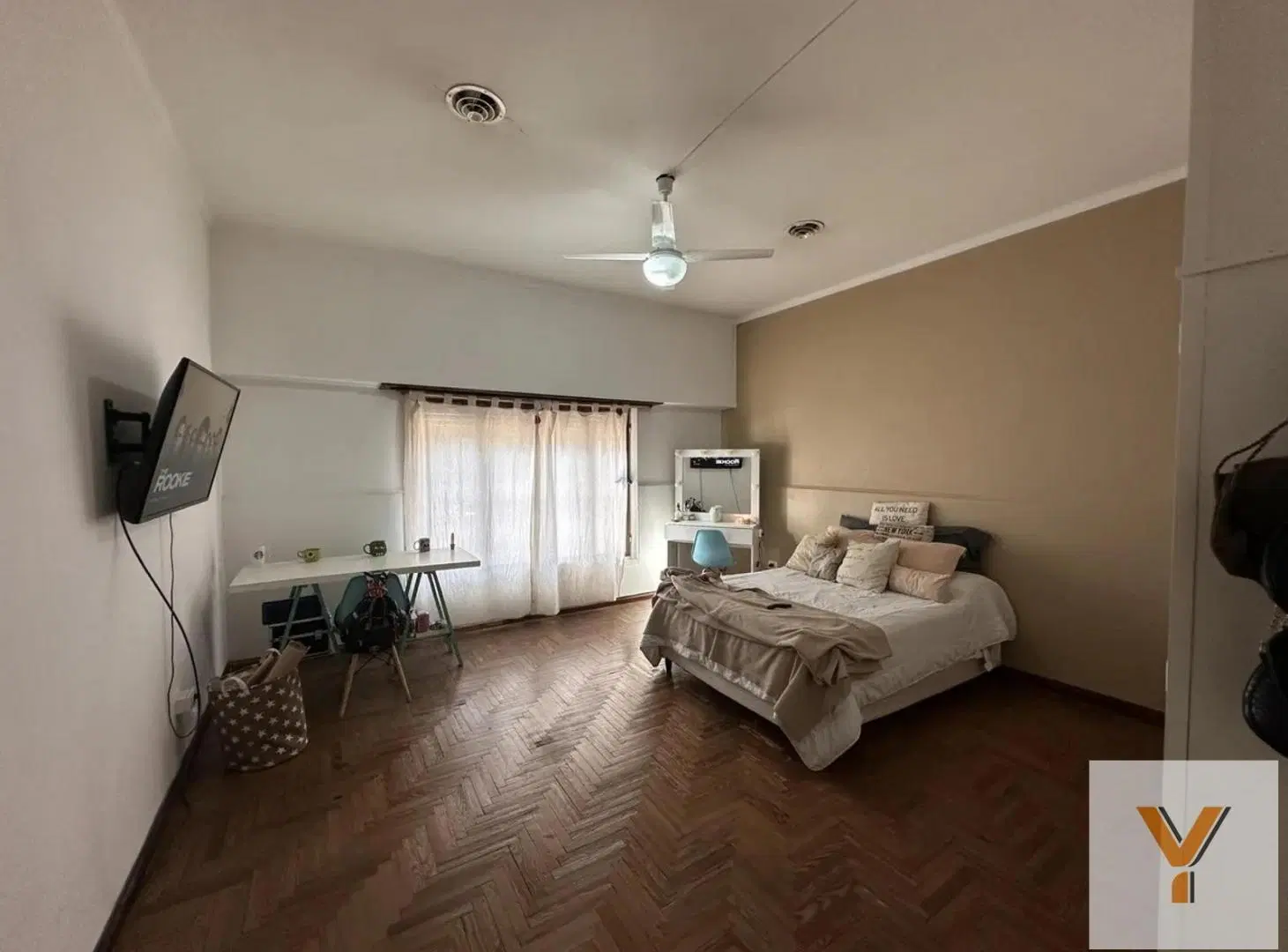 Casa en venta - 4 Dormitorios 3 Baños - Tandil 5