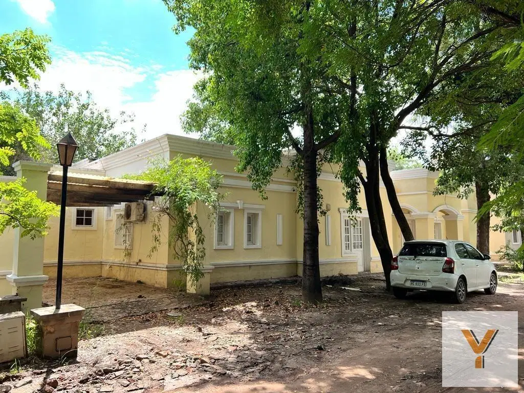 Casa en venta - 4 Dormitorios 4 Baños - Cochera - 620Mts2 - Santiago del Estero 5