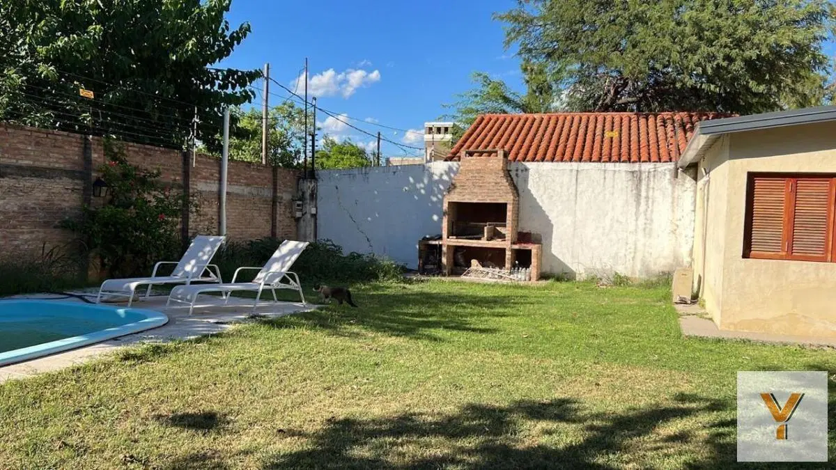 Casa en venta - 4 Dormitorios 4 Baños - Cochera - 620Mts2 - Santiago del Estero 8