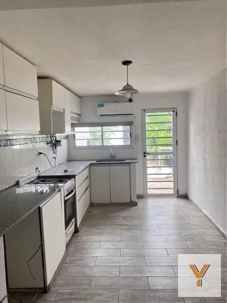 PH en venta - 1 dormitorio 1 baño - 114mts2 - Los Hornos 4