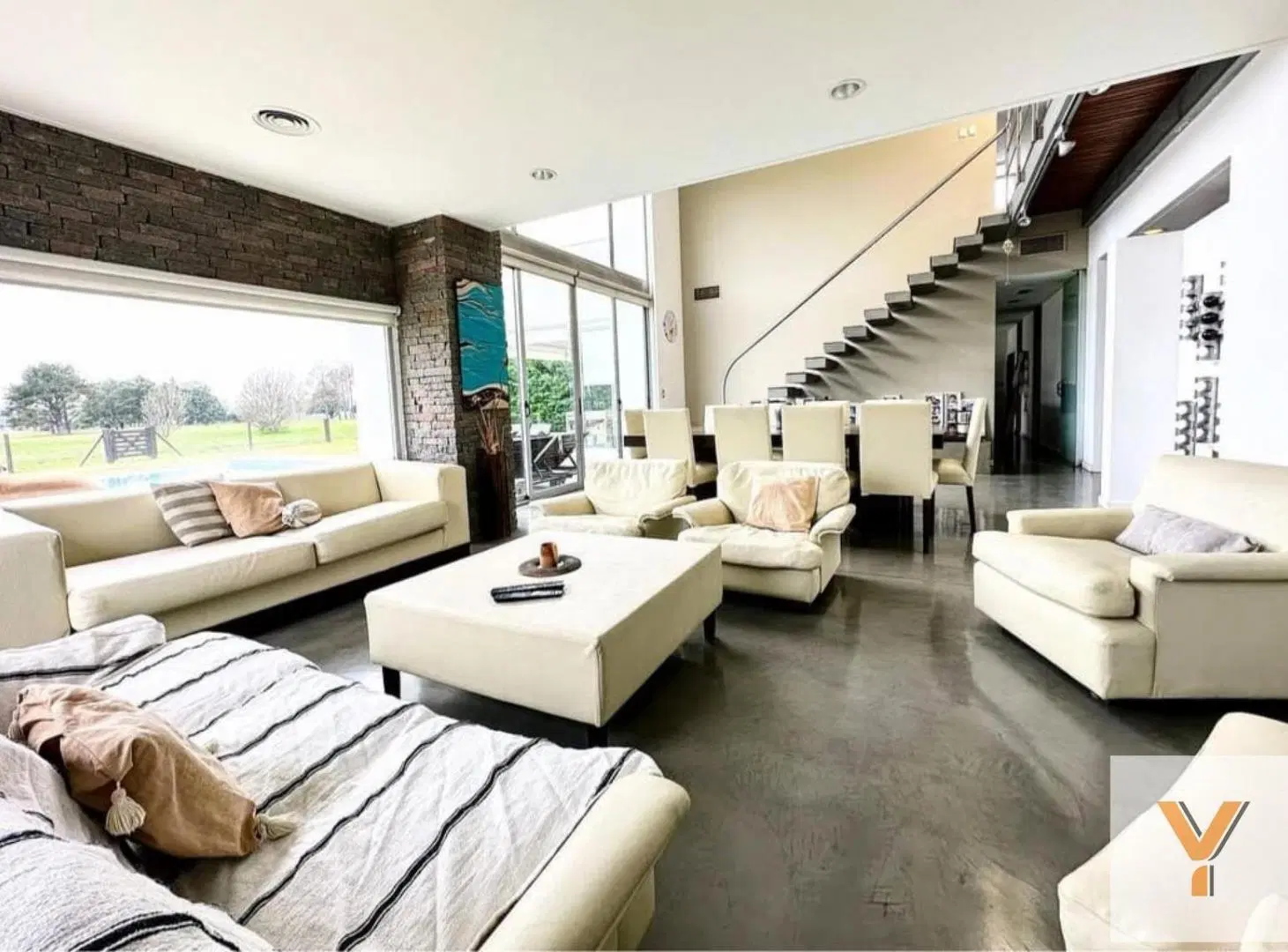 Casa en venta - 6 Dormitorios 6 Baños - El Venado 4