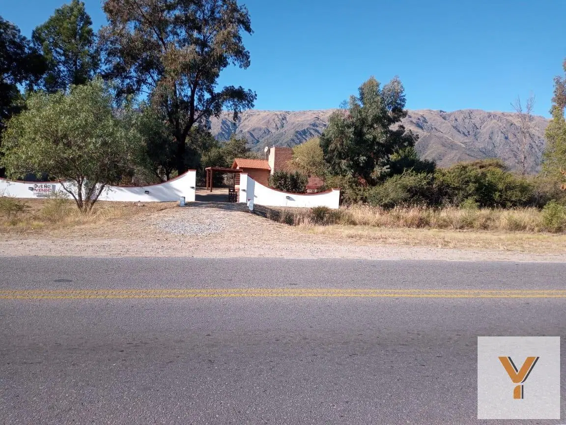 Edificio Comercial en venta - 4 Chalets - 2.500Mts2 - San Luis 1