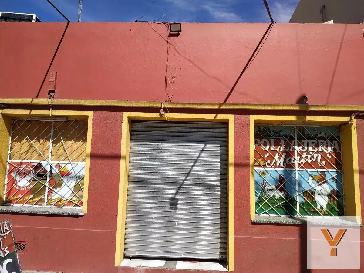 Casa en venta - 2 Dormitorios 2 Baños -  Local - 300Mts2 - Los Hornos, La Plata 3