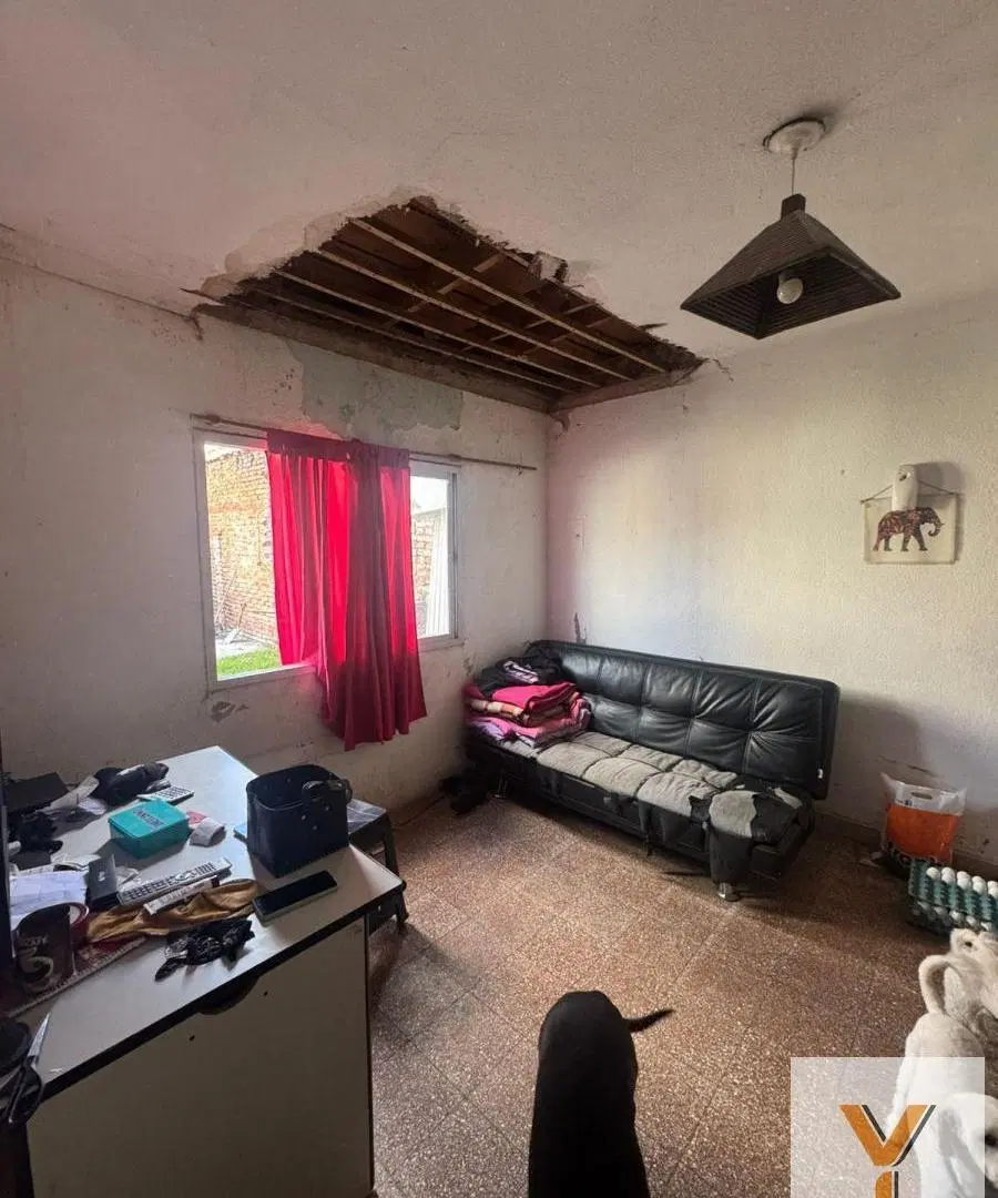 Casa en venta - 2 Dormitorios 2 Baños -  Local - 300Mts2 - Los Hornos, La Plata 4