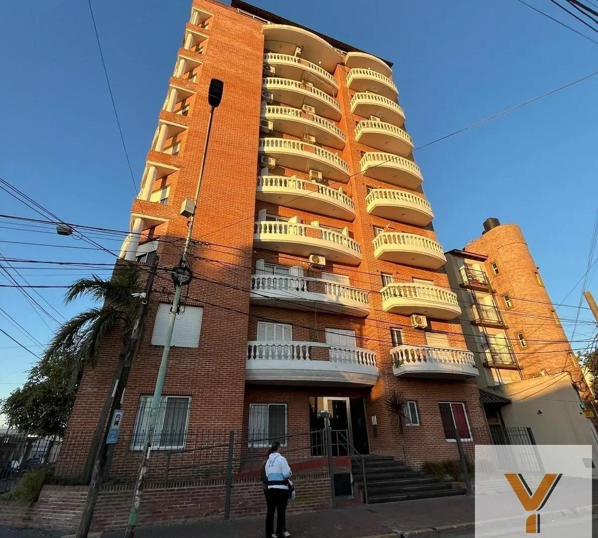 Departamento en venta - 3 Dormitorios 2 Baños - 117mts2 - Berazategui 4