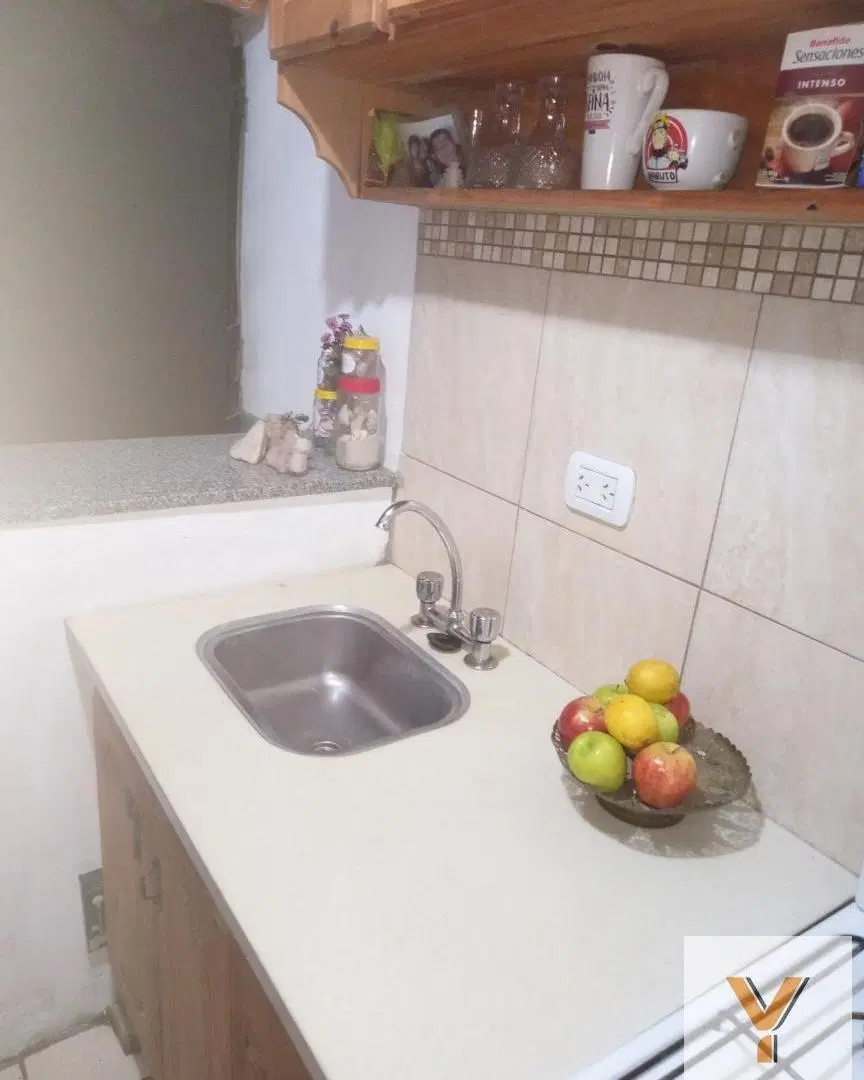 Casa en venta - 2 Dormitorios 1 Baño - 86Mts2 - Villa Parque Sicardi 2