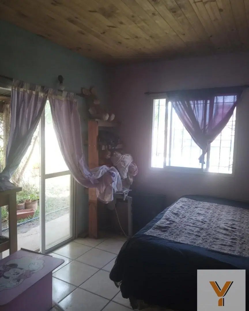 Casa en venta - 2 Dormitorios 1 Baño - 86Mts2 - Villa Parque Sicardi 3