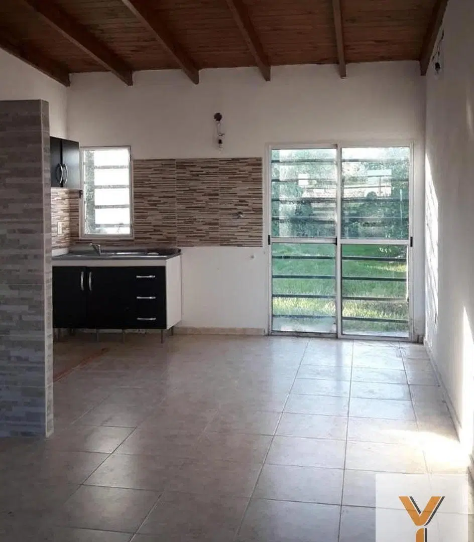 Casa en venta - 2 Dormitorios 1 Baño - 400Mts2 - Manuel B. Gonnet 2