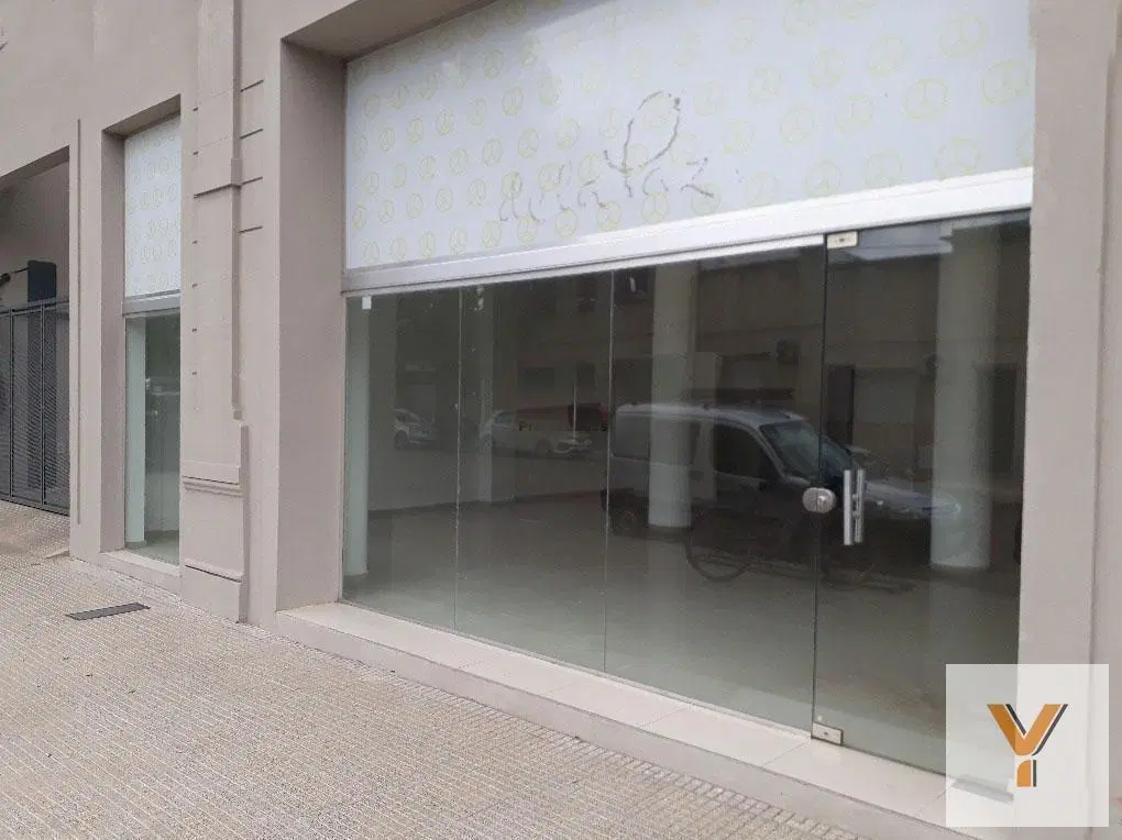 Local en venta - salon principal y baño - 100 mts2 - Bragado 2