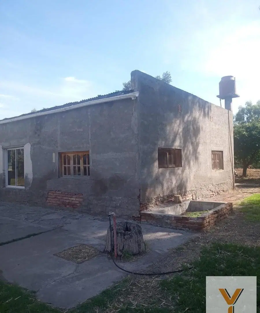 Finca en venta - 2 Dormitorios 1 Baño - Bowen 5