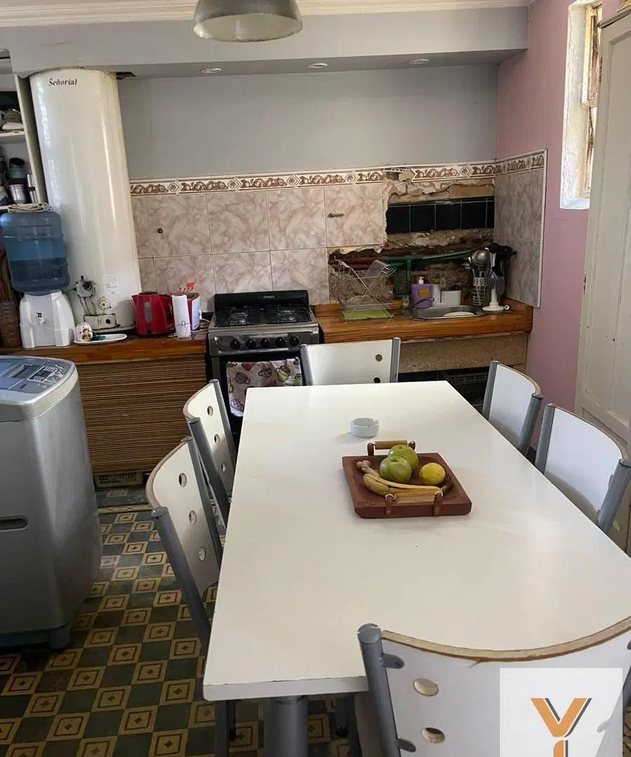 Venta en block: Casa en venta - 3 Dormitorios 1 Baño   2 Locales de 20 y 40 m2   depto en PB- Tandil 4