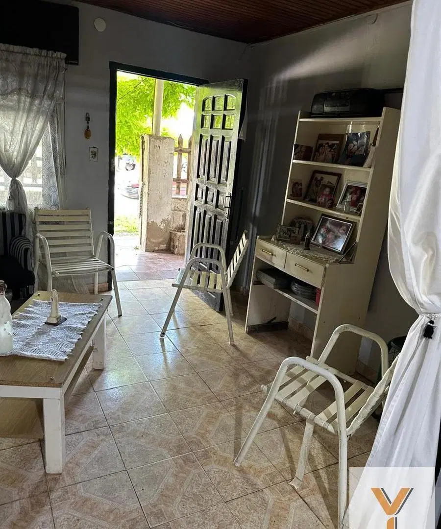 Casa en venta - 3 Dormitorios 2 Baños - La Plata 2